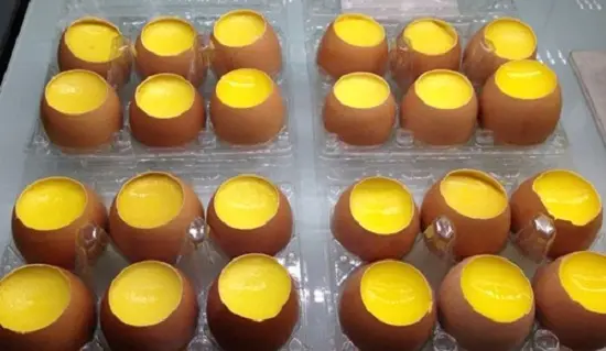 món ăn đường phố việt nam bánh flan vỏ trứng