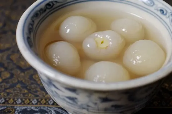 Kết quả hình ảnh cho 5 CÁCH NẤU CHÈ HẠT SEN long nhãn