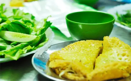 ĂN BÁNH XÈO NGON ĐÚNG CHẤT Ở HÀ NÔI