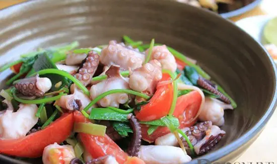 BẠCH TUỘC XÀO CẦN TỎI