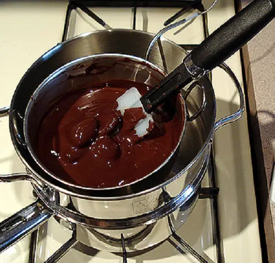 đun chảy chocolate