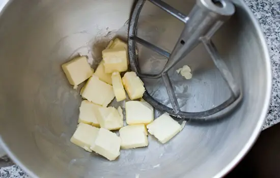 đánh nhuyễn bơ