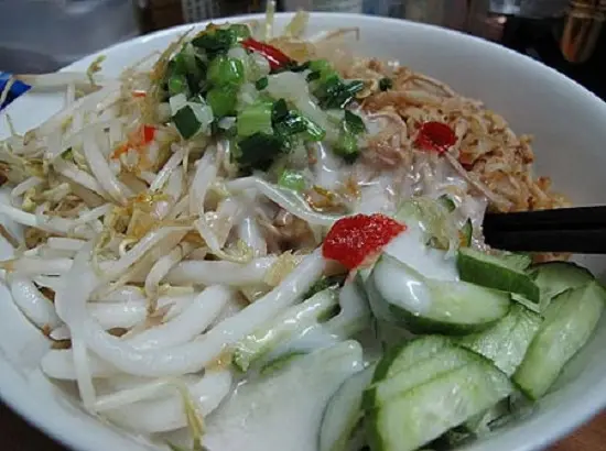 Bánh tằm bì thơm ngon béo ngậy