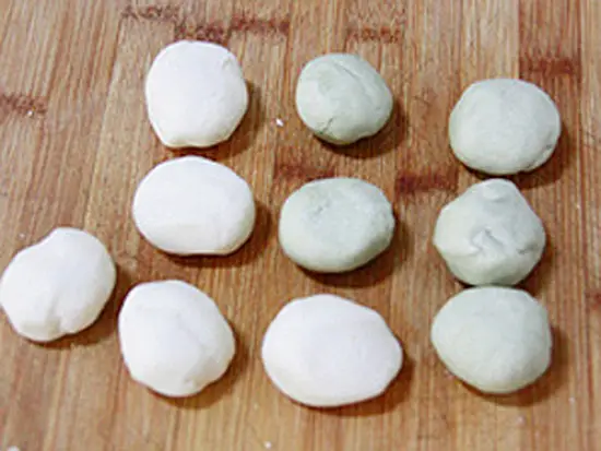 banh-trung-thu-bot-loc3