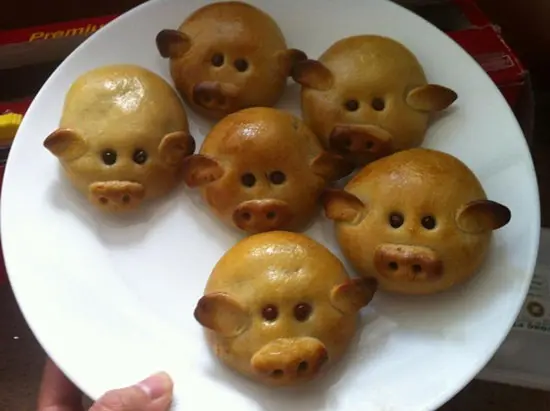Bánh Trung thu hình con heo dễ thương