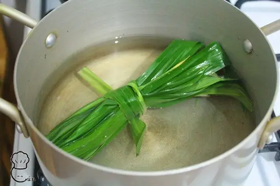 đun nước lá dứa