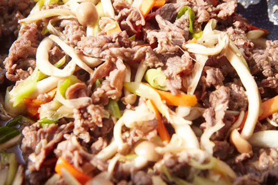 thit-bo-xao-sot-nam-1