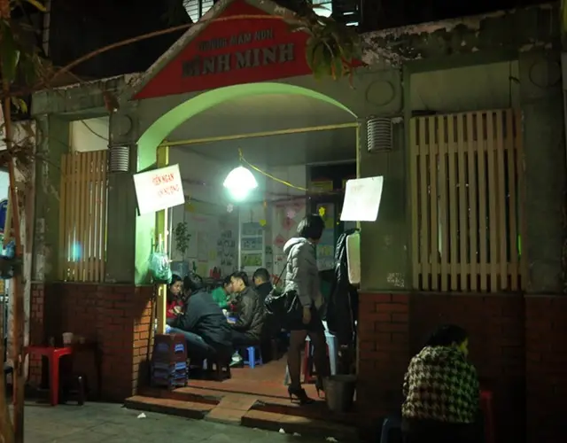 BÚN CHẢ NGAN NƯỚNG NỔI TIẾNG PHỐ HÀNG BÔNG