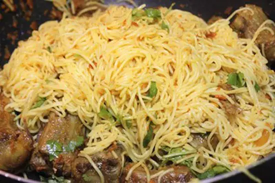 BÚN XÀO ĐUÔI BÒ THÊM NĂNG LƯỢNG CHO NGÀY MỚI