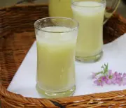 Làm sữa đậu xanh bằng máy