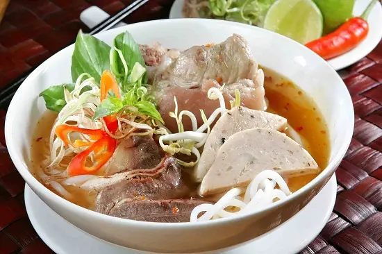 món ăn Việt Nam nổi tiếng bún bò Huế