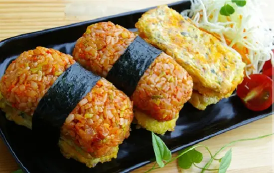 cơm nắm chua ngọt