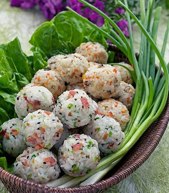 cơm nắm vị nấm