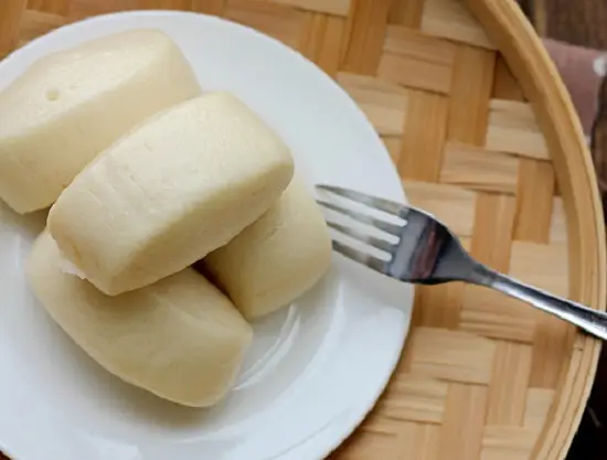 Cho bánh bao chay ra đĩa