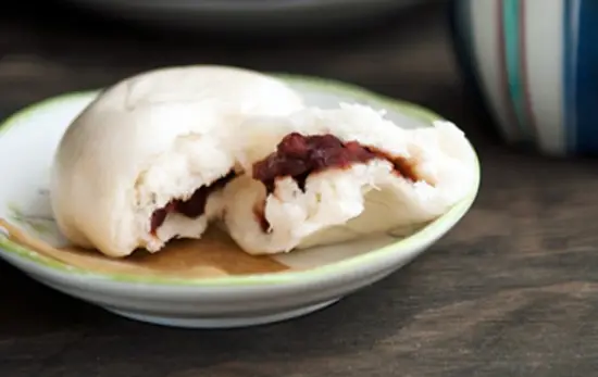 banh-bao-nhan-dau-do-r