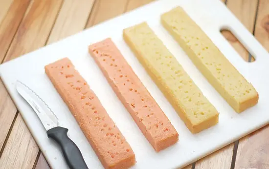 cắt bánh thành 4 phần