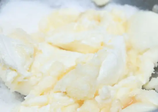 trộn hỗn hợp kem phô mai