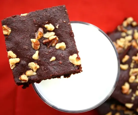 cach-lam-banh-brownies-hanh-nhan-chocalate2