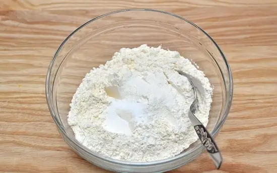 trộn bột mì