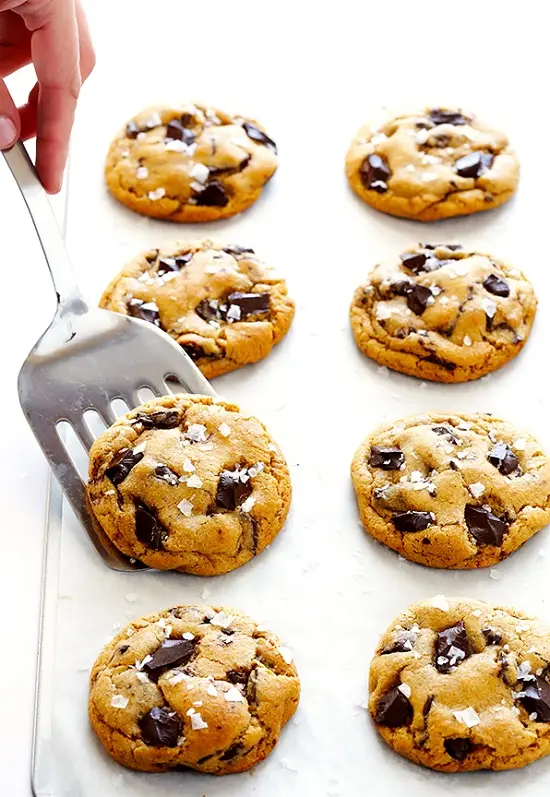 Cách làm bánh chocolate chip vị mặn mới lạ 4