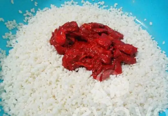 trộn gấc với gạo nếp
