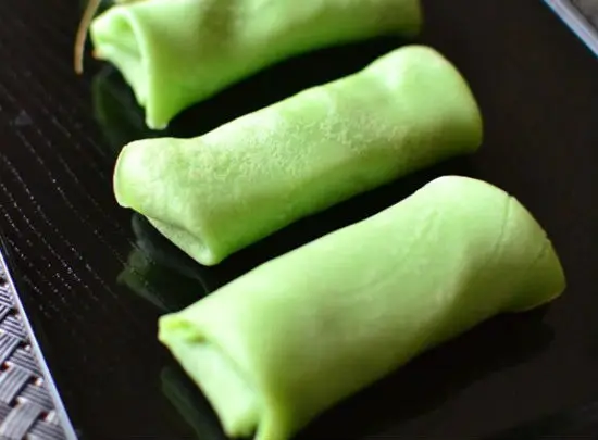 Cách làm bánh crepe sầu riêng lá dứa