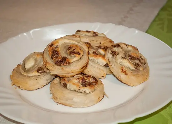 Cách làm bánh cuộn crescent nhân chocolate chip
