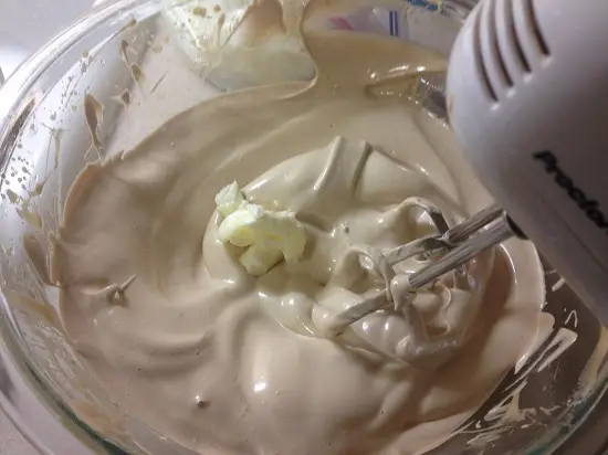 bánh cuộn kem mocha không béo
