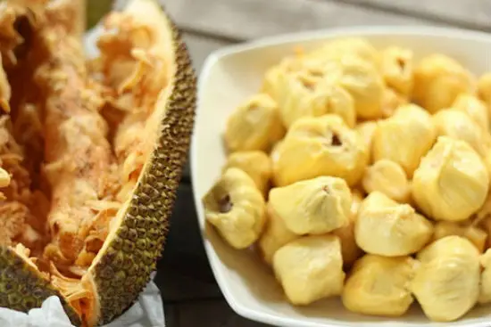 Cách làm bánh cuộn mít thơm ngon độc đáo 2