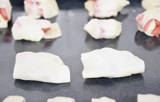 Làm bánh cuộn xúc xích nhanh chóng cho bữa sáng 8