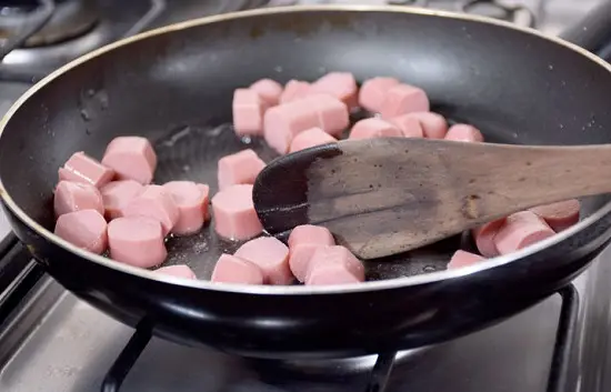 Làm bánh cuộn xúc xích nhanh chóng cho bữa sáng 4