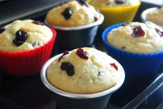 cach-lam-banh-cupcake-nho-kho-9