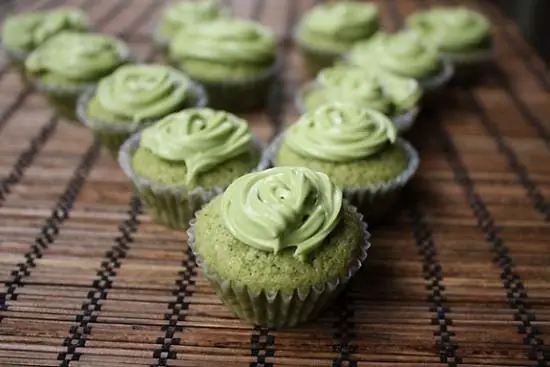 banh-cupcke-tra-xanh-2