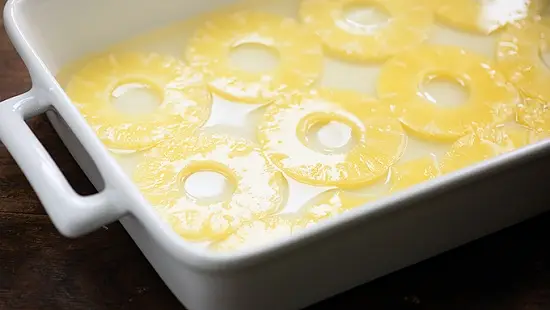 cách làm bánh dứa phủ bơ dừa 2