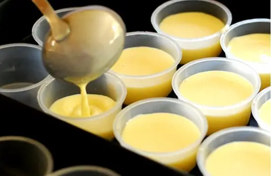 Cach-lam-banh-flan-sua-tuoi-thom-ngon-dinh-duong-cho-suc-khoe-gia-dinh-ban-9