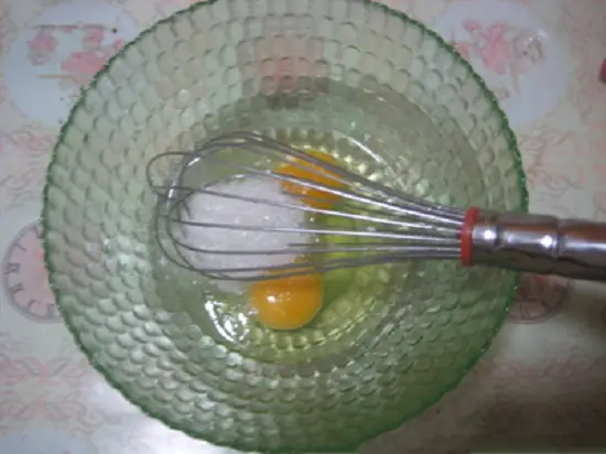 đánh trứng với đường