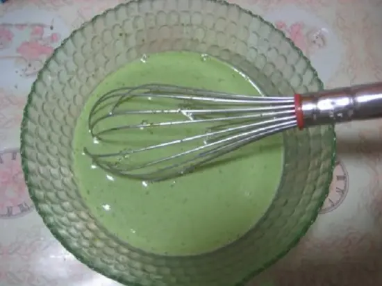 hòa tan bột trà xanh