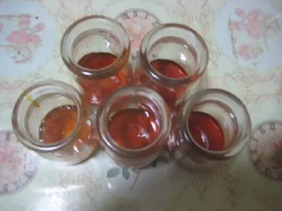 chắt caramel vào hũ