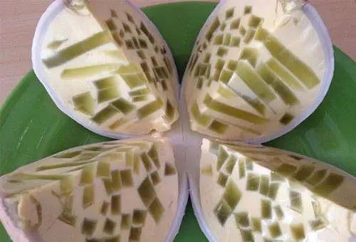 Cách làm bánh Flan trái dừa thạch lá dứa mát lịm
