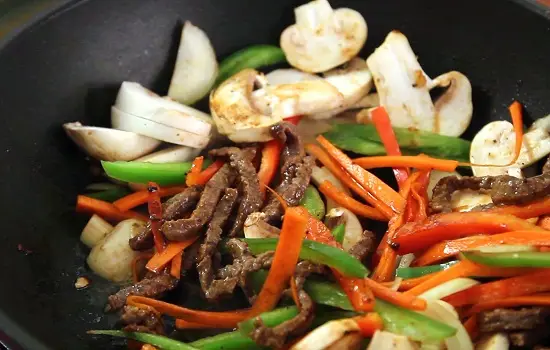 Cách làm bánh gạo xào Hàn Quốc kiểu hoàng gia 4