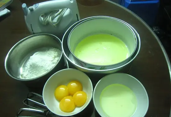 làm bánh gato bằng lò vi sóng nguyên liệu