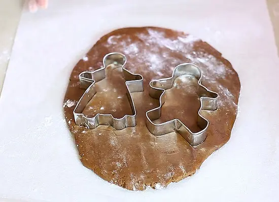 tạo hình cho bánh gừng