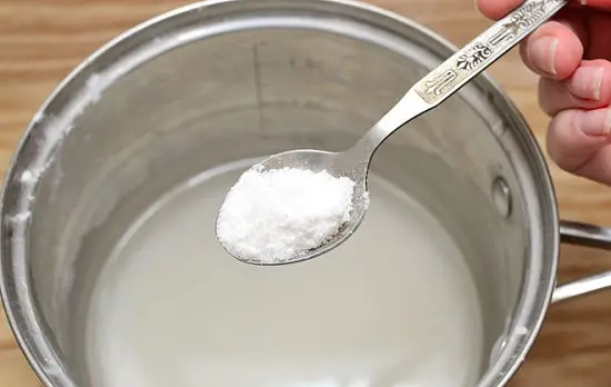 hòa hỗn hợp nước đường bột bắp