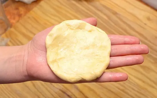 dàn mỏng bột bánh