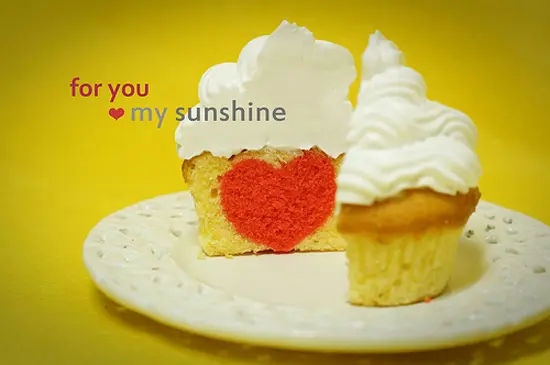 cach-lam-banh-Hidden heart cupcake -4