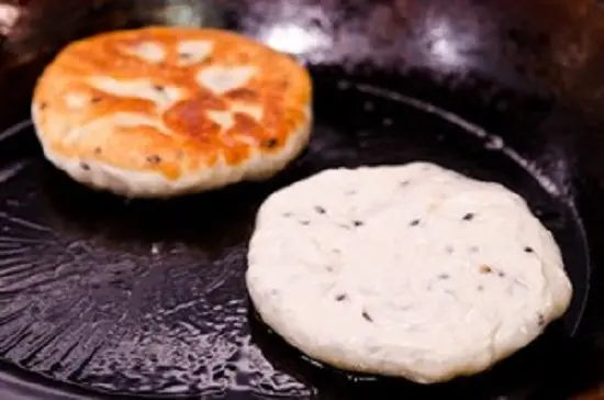 chiên bánh vàng cả hai mặt