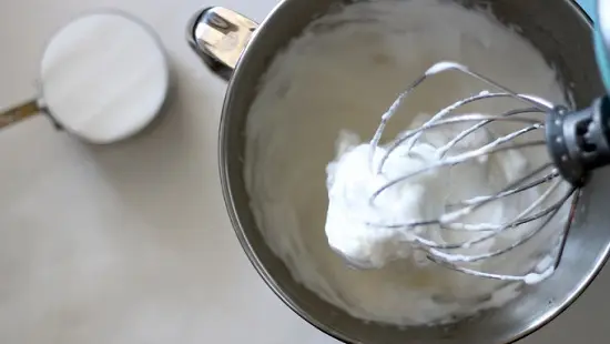 cách làm bánh meringue người tuyết 2