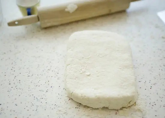 cán mỏng bột