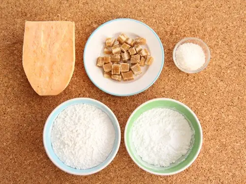 bánh khoai lang lăn dừa