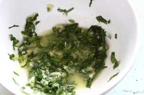 Cách làm bánh mì bơ tỏi giòn ngon béo ngậy